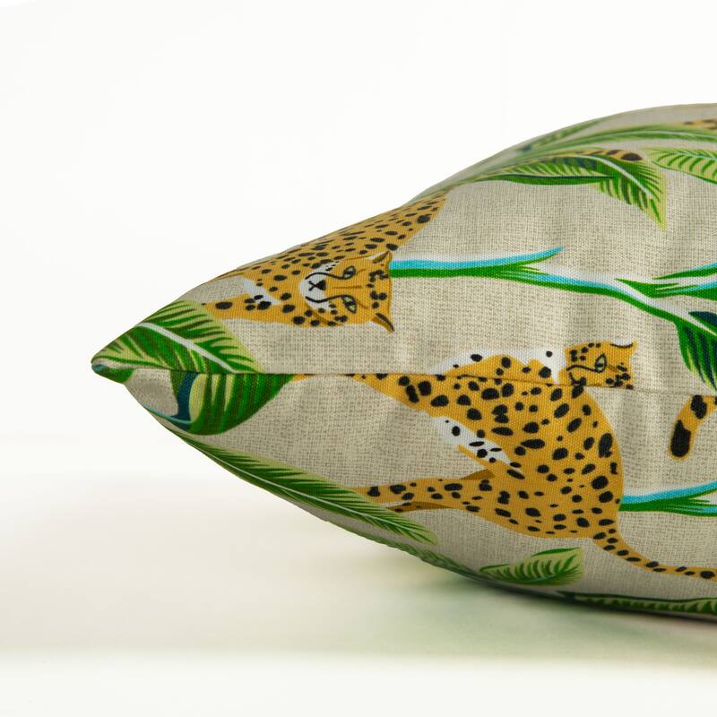 Rizzy Home Multicolor Botanical Transitional Outdoor Throw Pillow