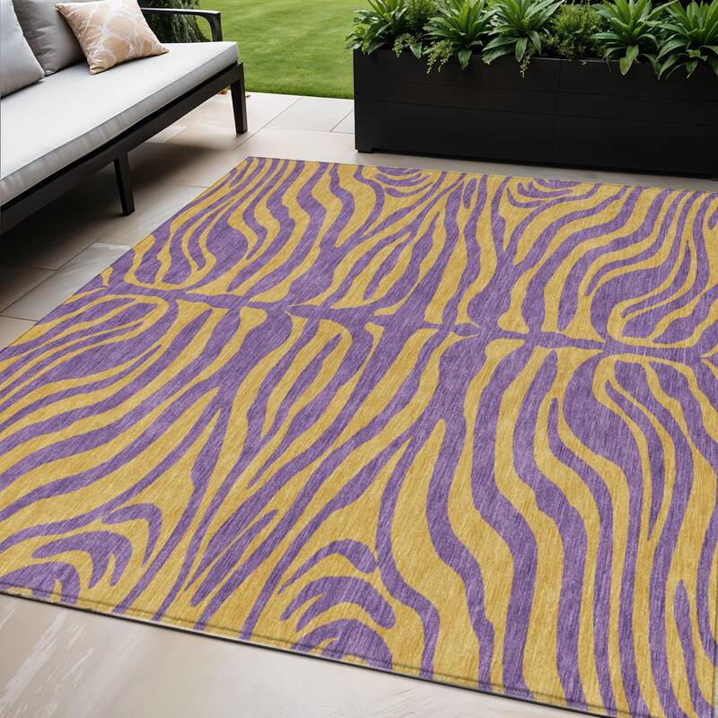 HomeRoots Animal Print Transitional Rectangle Outdoor Rug - 5' X 8'