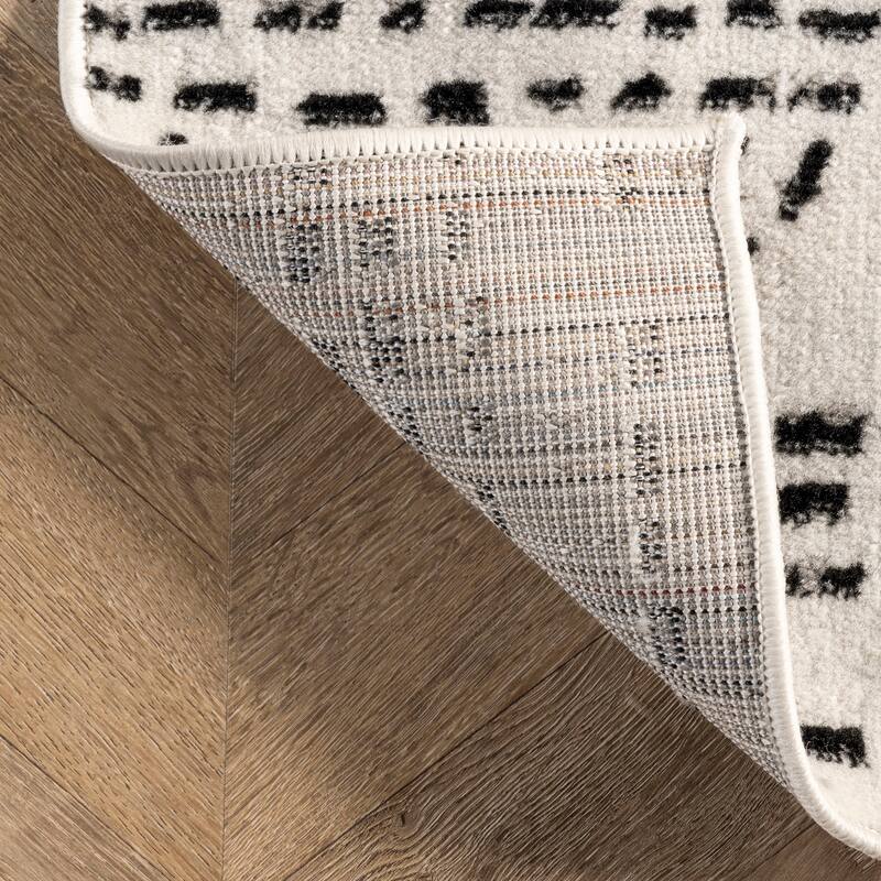 Nuloom Olivia Transitional Moroccan Area Rug