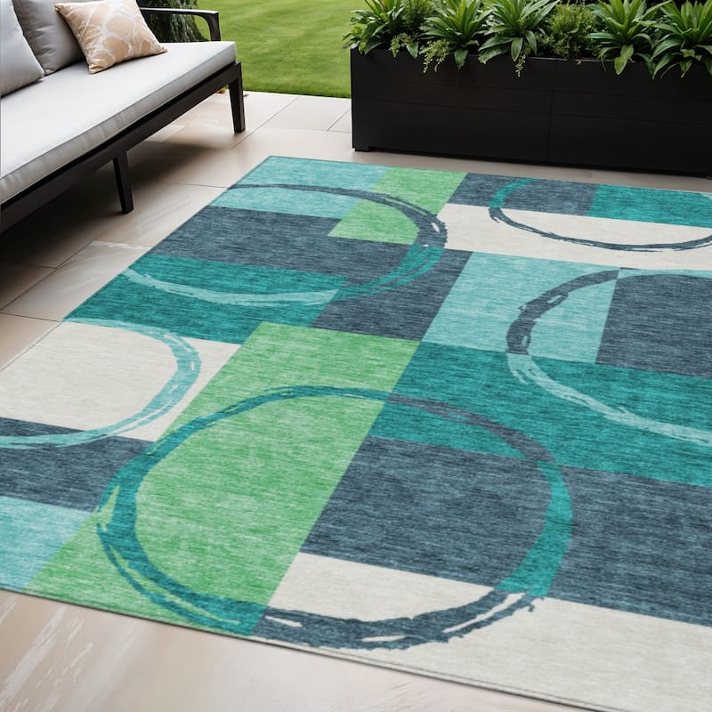 HomeRoots Geometric Modern Rectangle Outdoor Rug - 5' X 8'