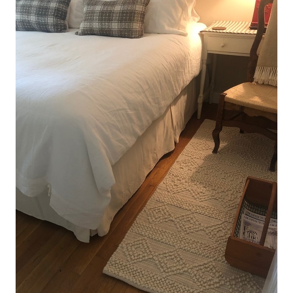 SAFAVIEH Handmade Natura Annedorte Wool Rug - Overstock ...