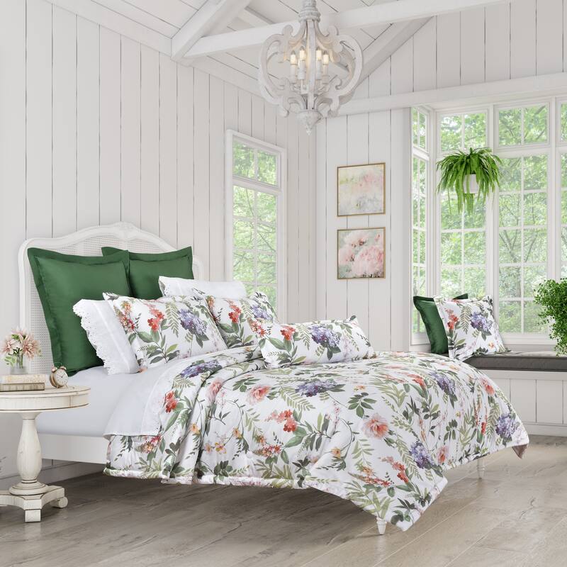 Clara Comforter Set