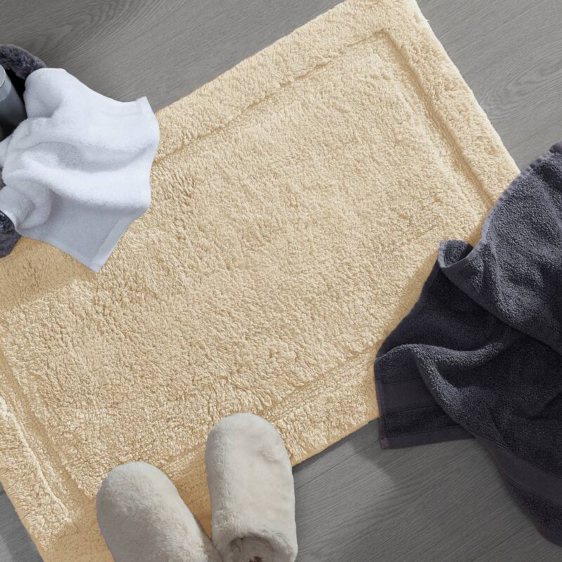 Lydia Border Plush Bath Mat
