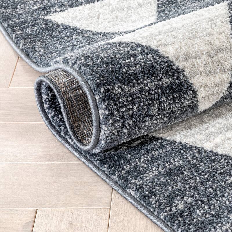 Well Woven Kennedy Triangles Modern Geometric Pattern Area Rug