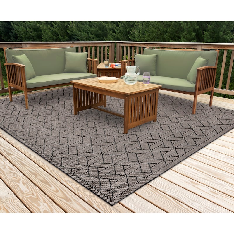Liora Manne Carmel Pyramid Indoor/Outdoor Rug