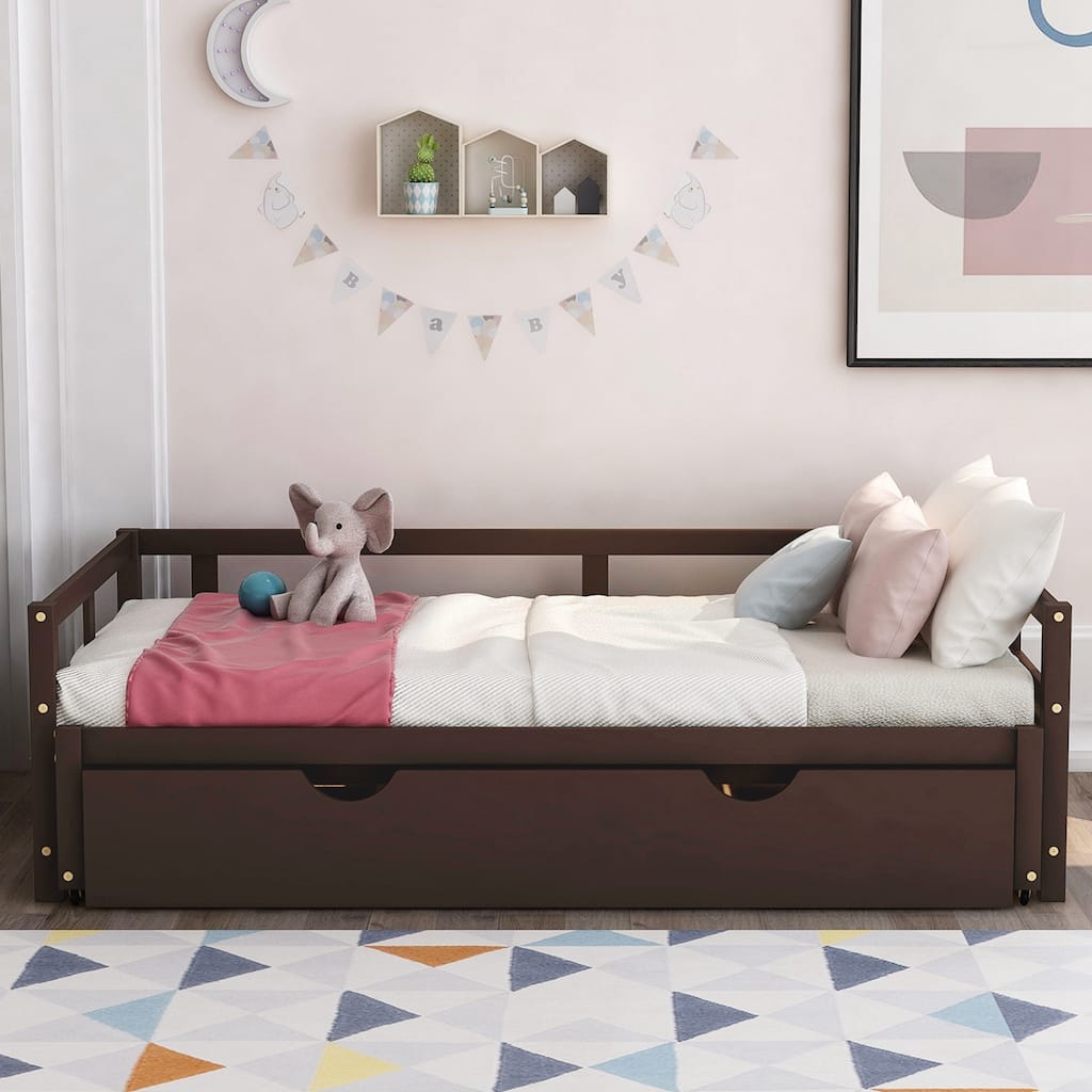 Wooden Daybed with Trundle