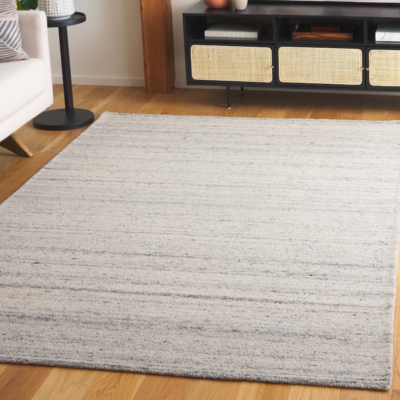 SAFAVIEH Handmade Restoration Moesha Hiroyo Vintage Wool Rug - 4' x 6' - Light Grey/Beige
