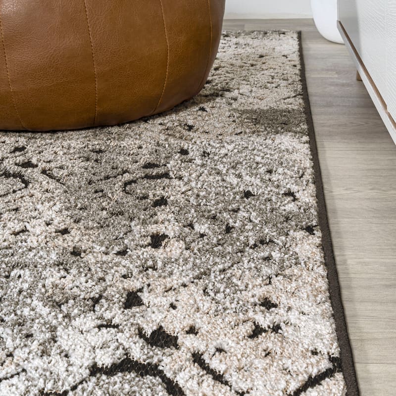 JONATHAN Y Loom High-Low Two-Tone Monstera Leaf Area Rug