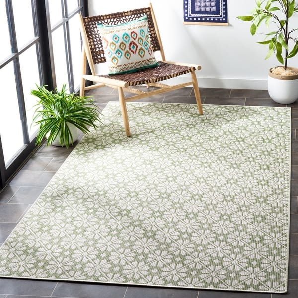 Martha Stewart by SAFAVIEH Matty Indoor/ Outdoor Rug - Bed Bath ...