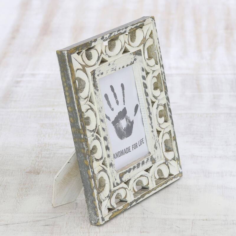 Novica Handmade Royal Archway Wood Photo Frame (4X6)