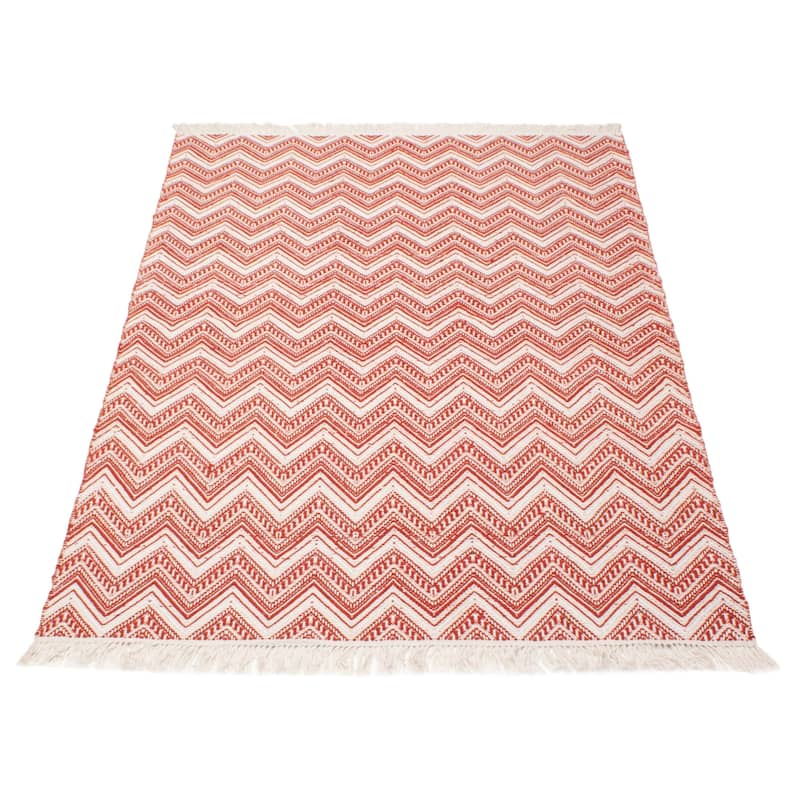 Sienna Red, White Rug 5'2" x 8'0" - 5'2 x 8'0