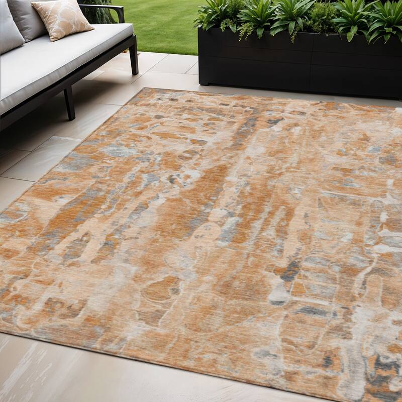 HomeRoots Abstract Transitional Round Outdoor Rug - 5' X 8'