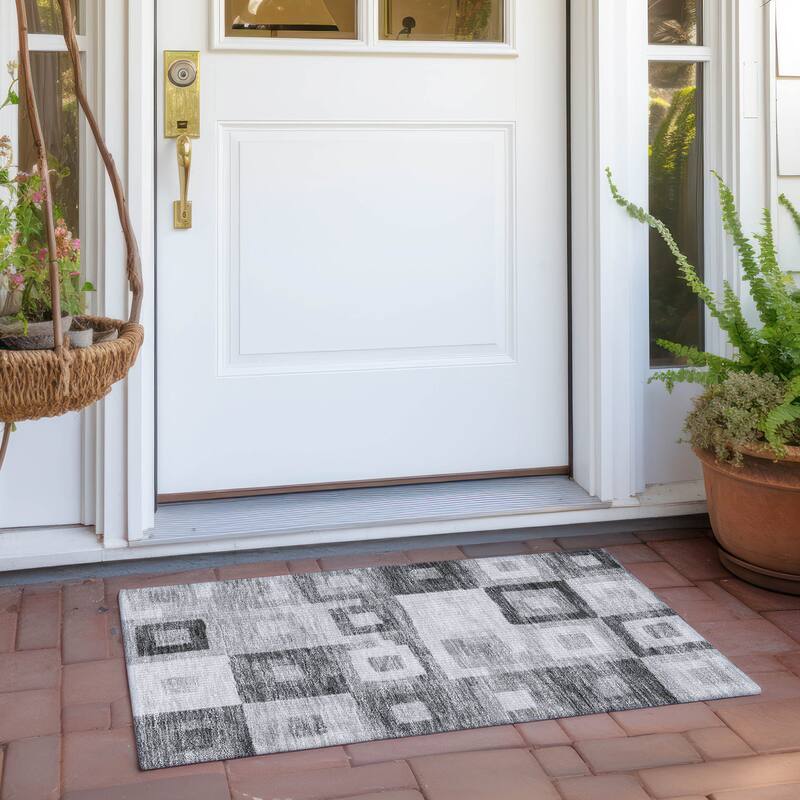 Machine Washable Indoor/ Outdoor Contemporary Blocks Chantille Rug