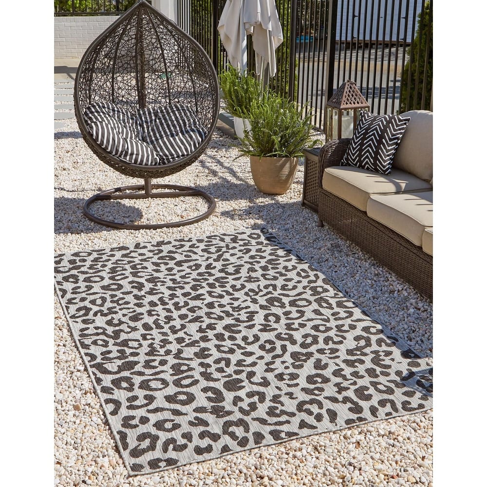 Outdoor Gallery Collection Area Rug