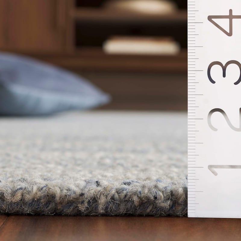 SAFAVIEH Handmade Natura Folkeline Transitional Wool Rug
