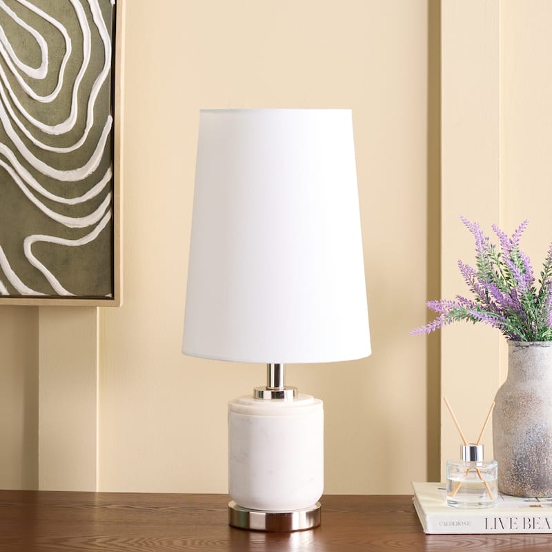 SAFAVIEH Couture Tigi, 22-inch, Table Lamp - 8"W x 10"D x 23"H