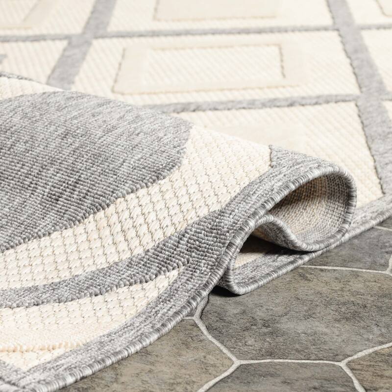 Superior Geometric Diamond Lattice Indoor Outdoor Area Rug