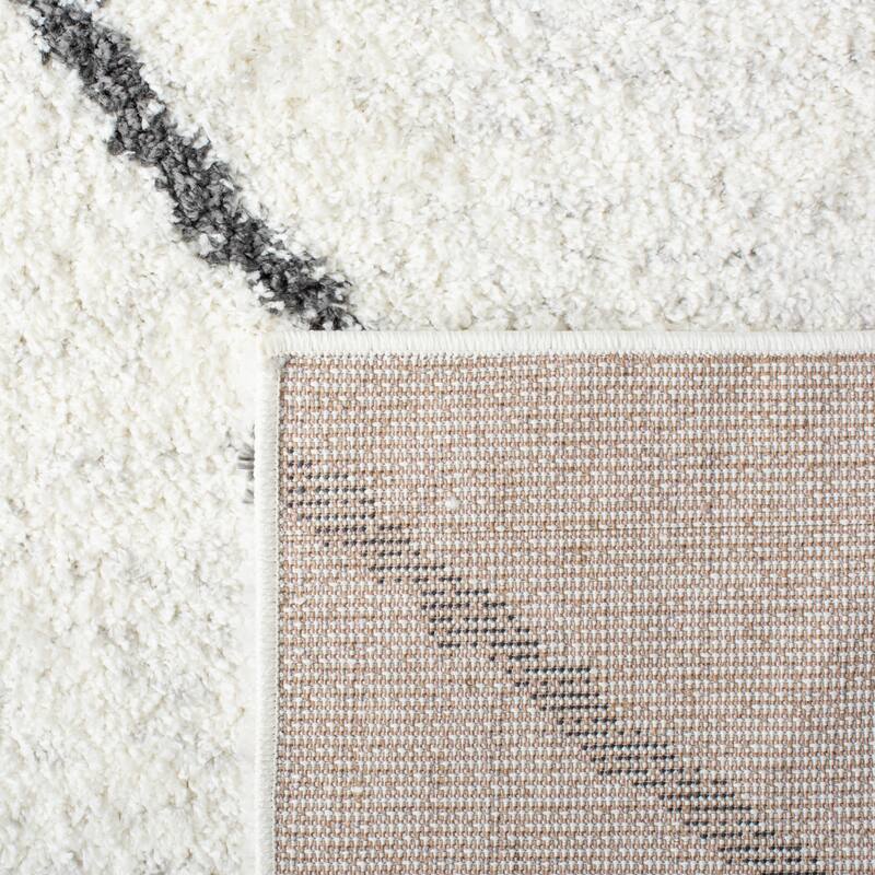 SAFAVIEH August Shag Aculina Trellis 1.26-inch Thick Rug