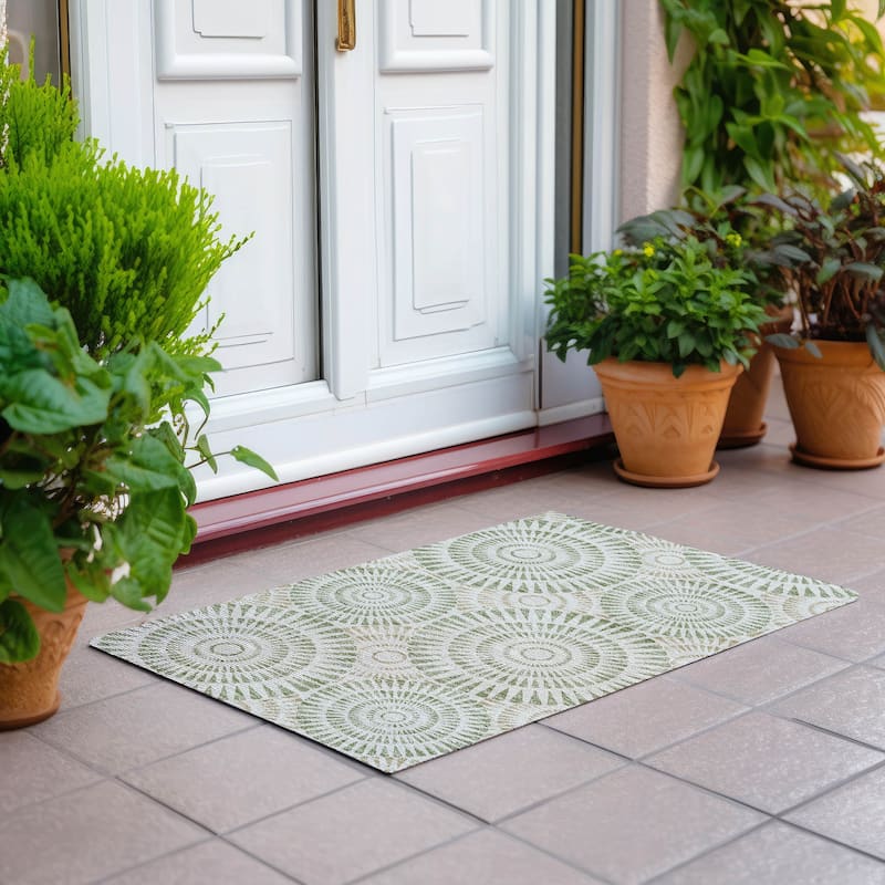 Machine Washable Indoor/ Outdoor Chantille Contemporary Burst Rug - Aloe - 1'8" x 2'6"