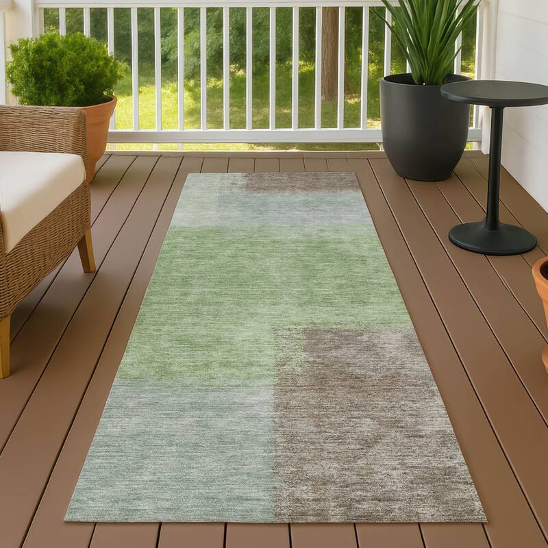 Machine Washable Indoor/ Outdoor Solid Contemporary Chantille Rug - Aloe - 2'3" x 7'6"