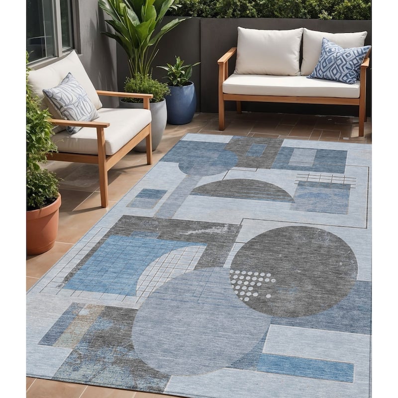 HomeRoots Geometric Modern Rectangle Outdoor Rug - 5' X 8'