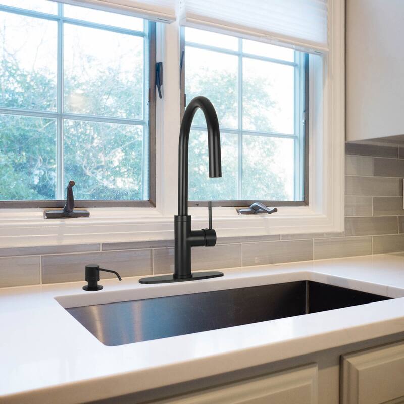 One-Handle Pull-Down Kitchen Faucet with Deck Plate