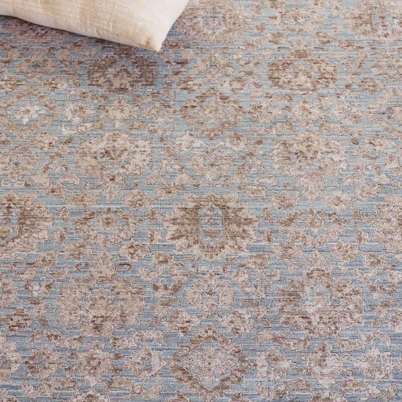 SAFAVIEH Signature Lyyli Traditional Rug