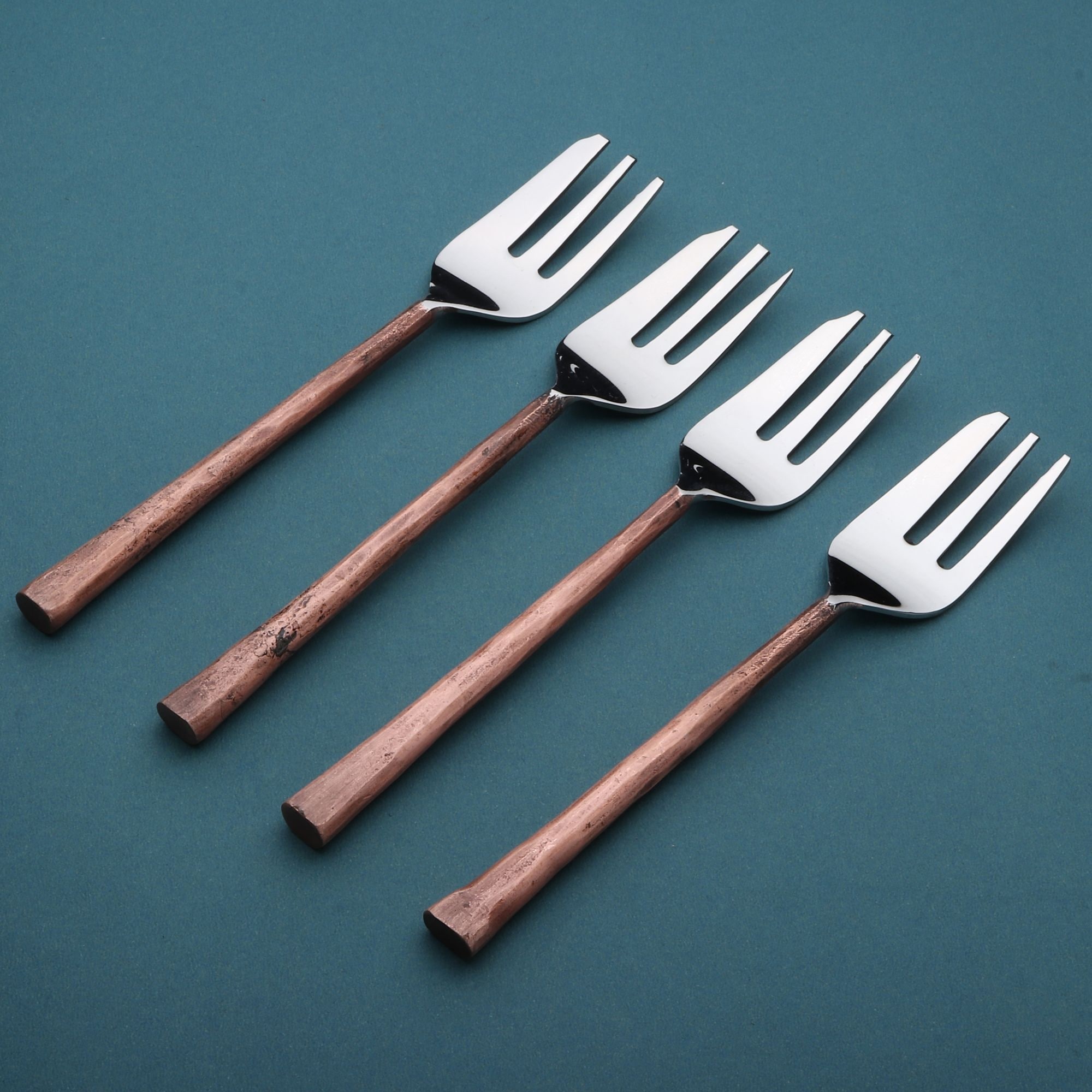 https://ak1.ostkcdn.com/images/products/is/images/direct/1aeb1e256addf254529da83597d5aafe8ecc3b32/Sundance-Design-Copper-Antique-Pastry-Fork-4-Pcs.-Set.jpg