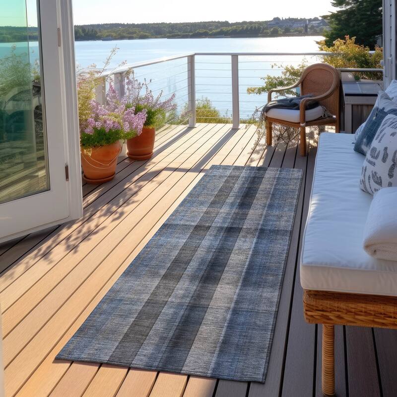 Machine Washable Indoor/ Outdoor Modern Plaid Chantille Rug