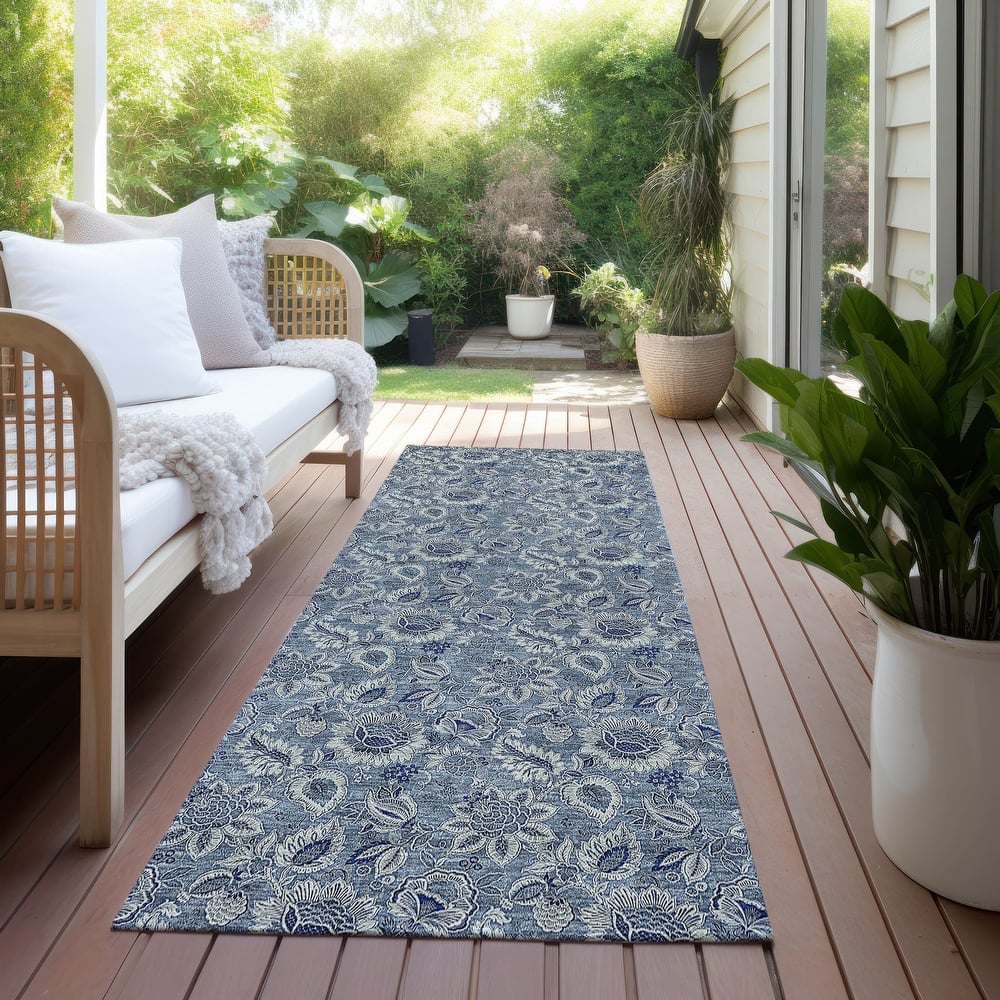 Machine Washable Indoor/ Outdoor Chantille Floral Farmhouse Rug
