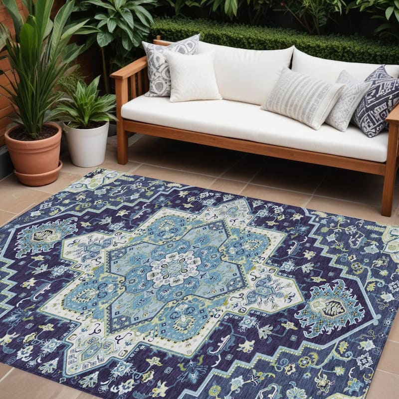 HomeRoots Oriental Traditional Rectangle Outdoor Rug - 8' X 10'