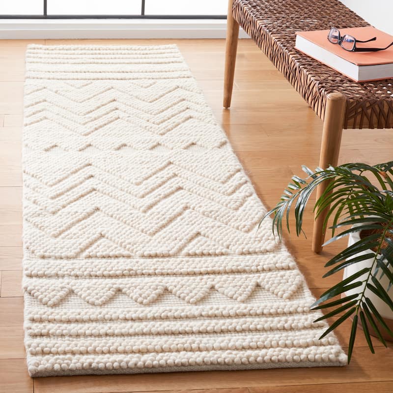 SAFAVIEH Handmade Natura Matroana Moroccan Rustic Wool Rug - 2'3" x 8' Runner - Light Beige