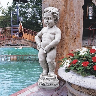 Design Toscano The Peeing Boy of Brussels Piped Statue