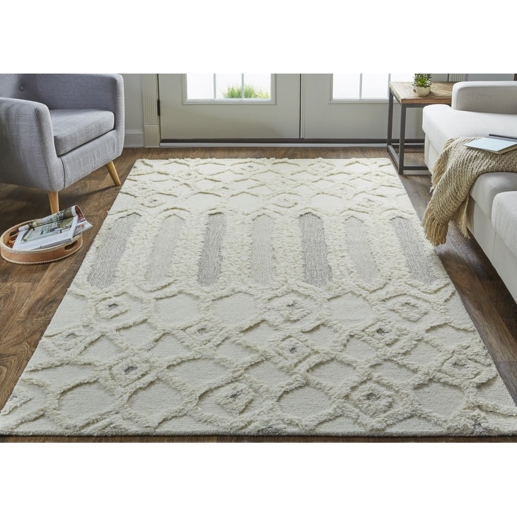 Zowu Geometric Stain Resistant Area Rug By HomeRoots - 5' x 8'