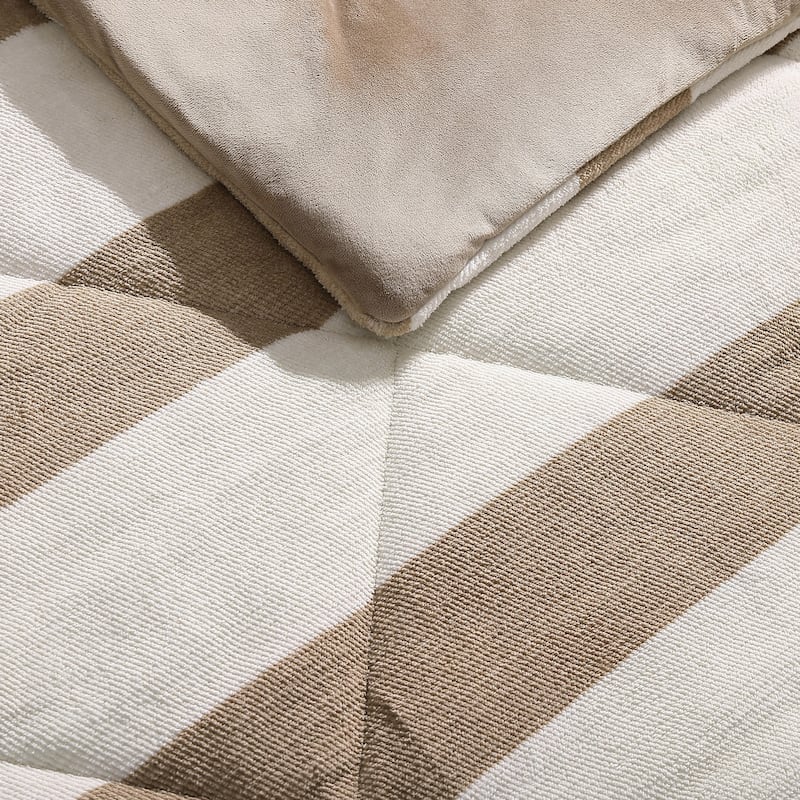 Nautica Lawndale Plush Reversible Comforter Set