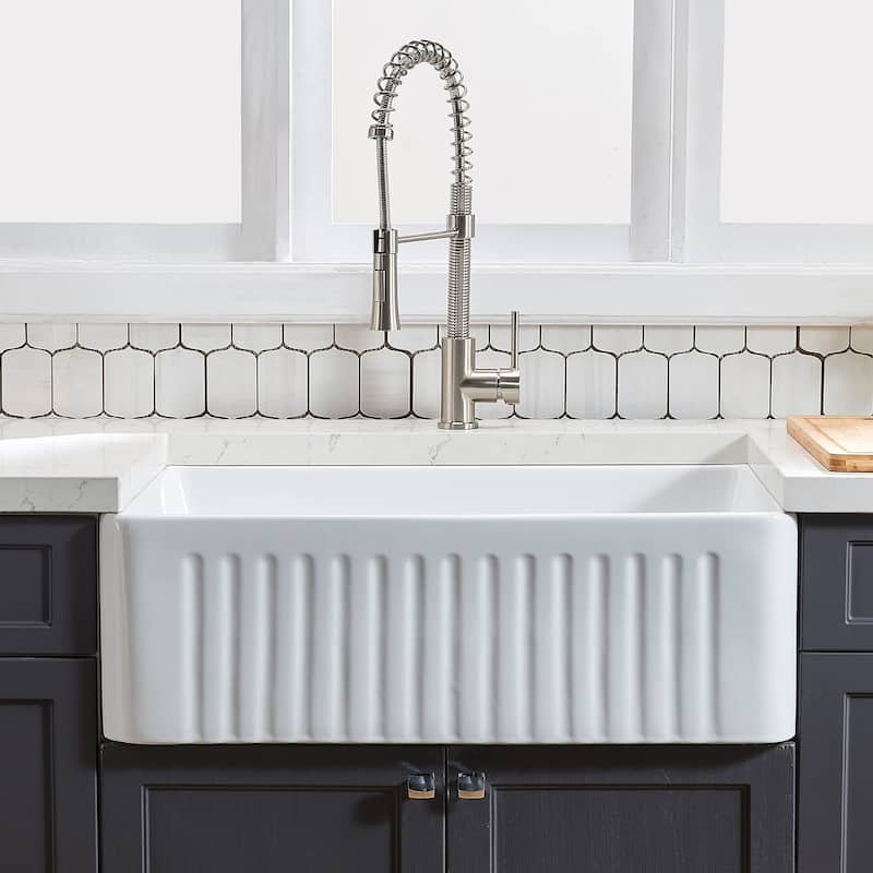 White Fireclay 33 in. Single Bowl Farmhouse Apron Kitchen Sink with Accessories - 33“ x 20"