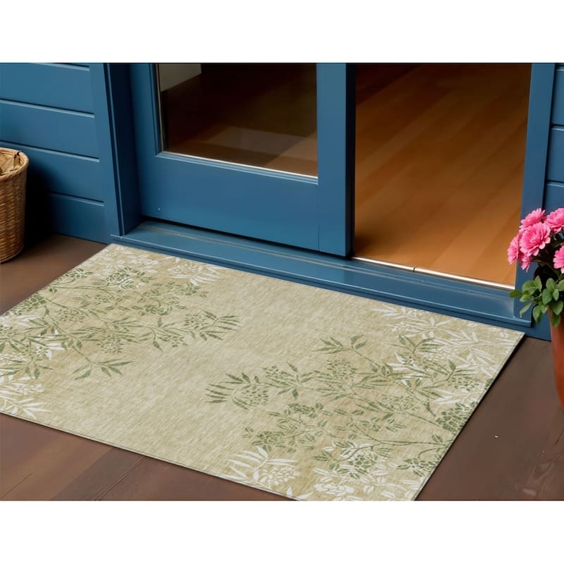 HomeRoots Floral Transitional Rectangle Outdoor Rug - 3' x 5'