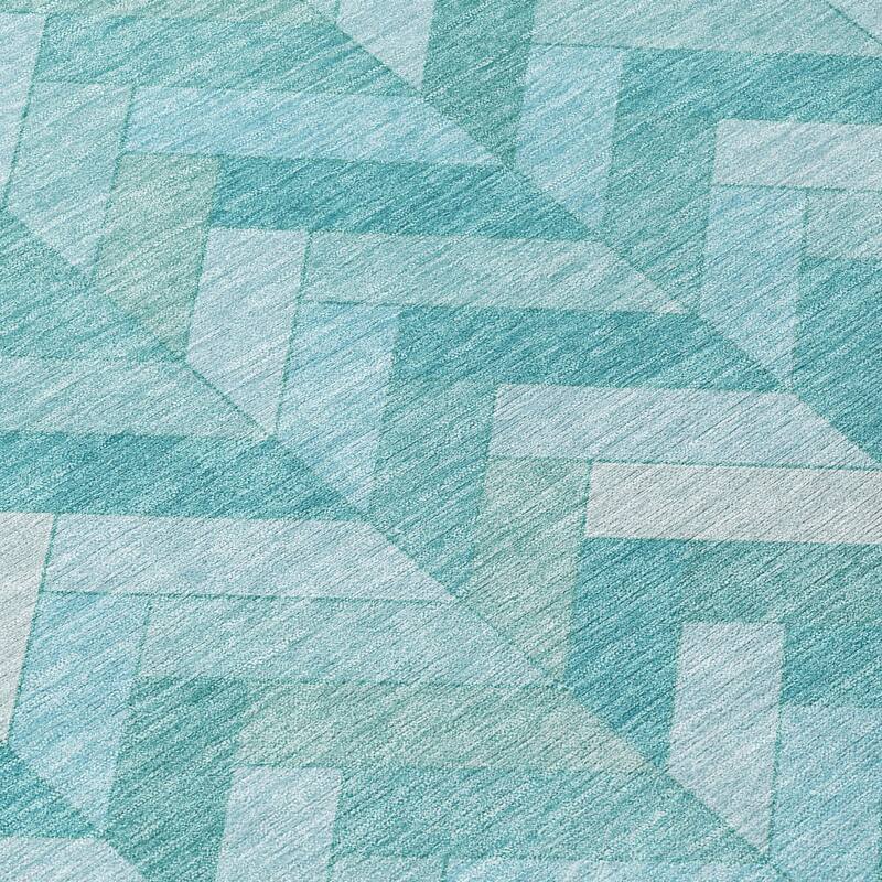 Machine Washable Indoor/ Outdoor Modern Chevron Chantille Rug