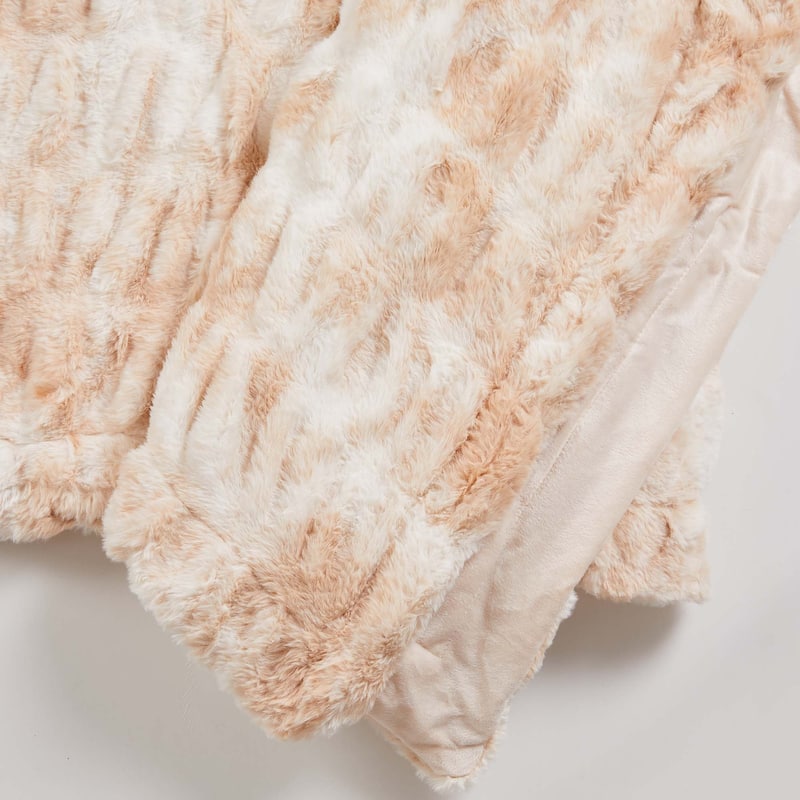 Luxurious Ruched Faux Fur Reversible Microfiber Throw