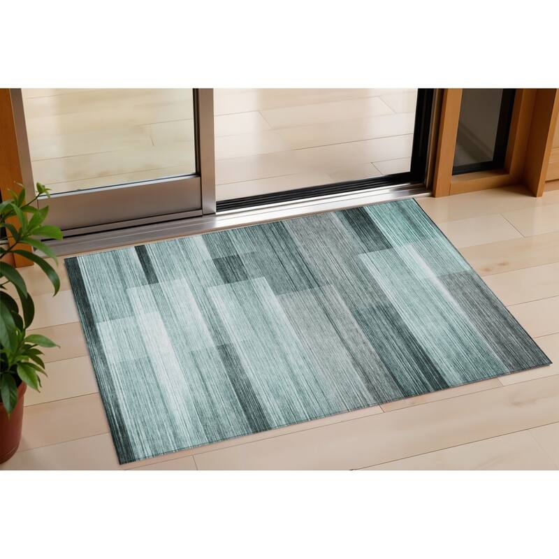 HomeRoots Striped Transitional Rectangle Outdoor Rug - 3' x 5'