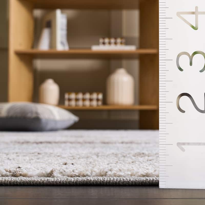 SAFAVIEH Wave Reyes Modern Rug