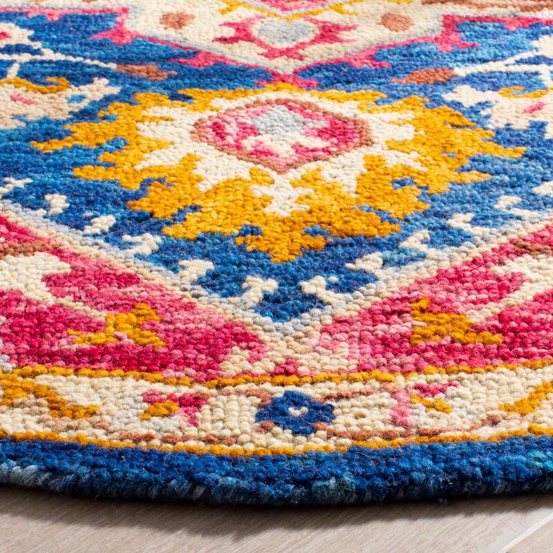 SAFAVIEH Handmade Aspen Garyfalia Boho Tribal Wool Rug
