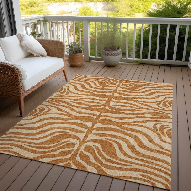 Machine Washable Indoor/ Outdoor Modern Animal Print Chantille Rug