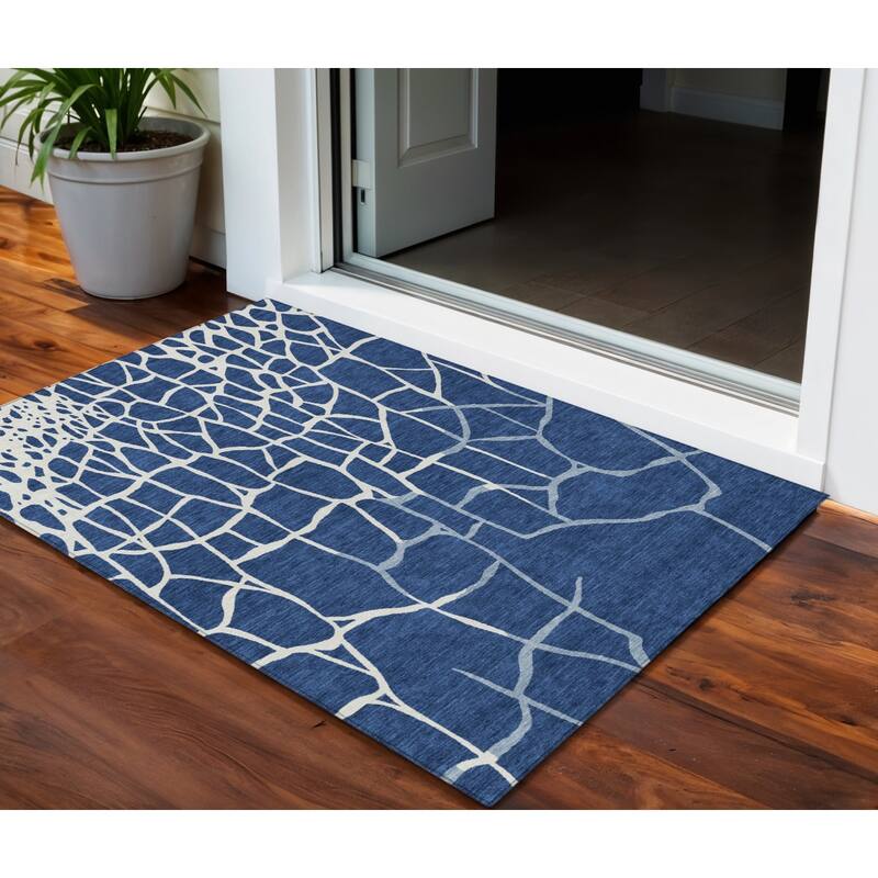 HomeRoots Abstract Transitional Rectangle Outdoor Rug - 3' x 5'