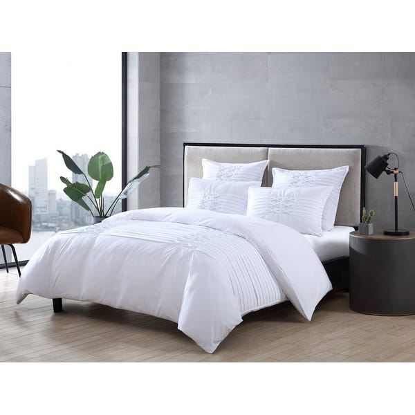 slide 2 of 5, City Scene Triple Diamond White 3-piece Comforter Set King