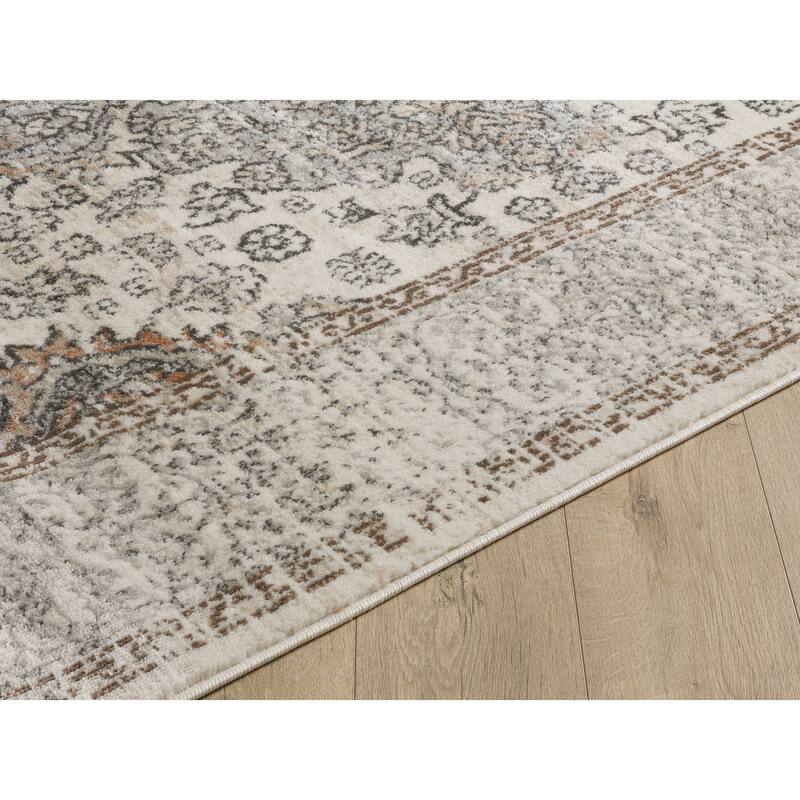 Traditional Cream/Beige Oriental Area Rug