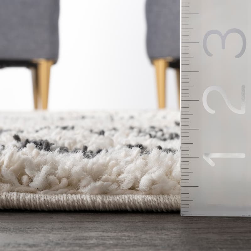 Nuloom Mackie Moroccan Tasseled Shag Area Rug
