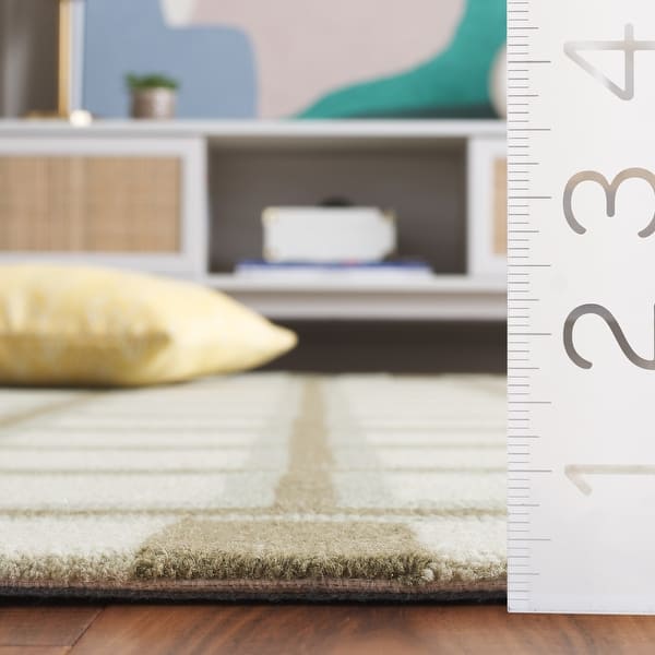 SAFAVIEH Hand-Tufted Genre Robke Mid-Century Modern Wool Rug