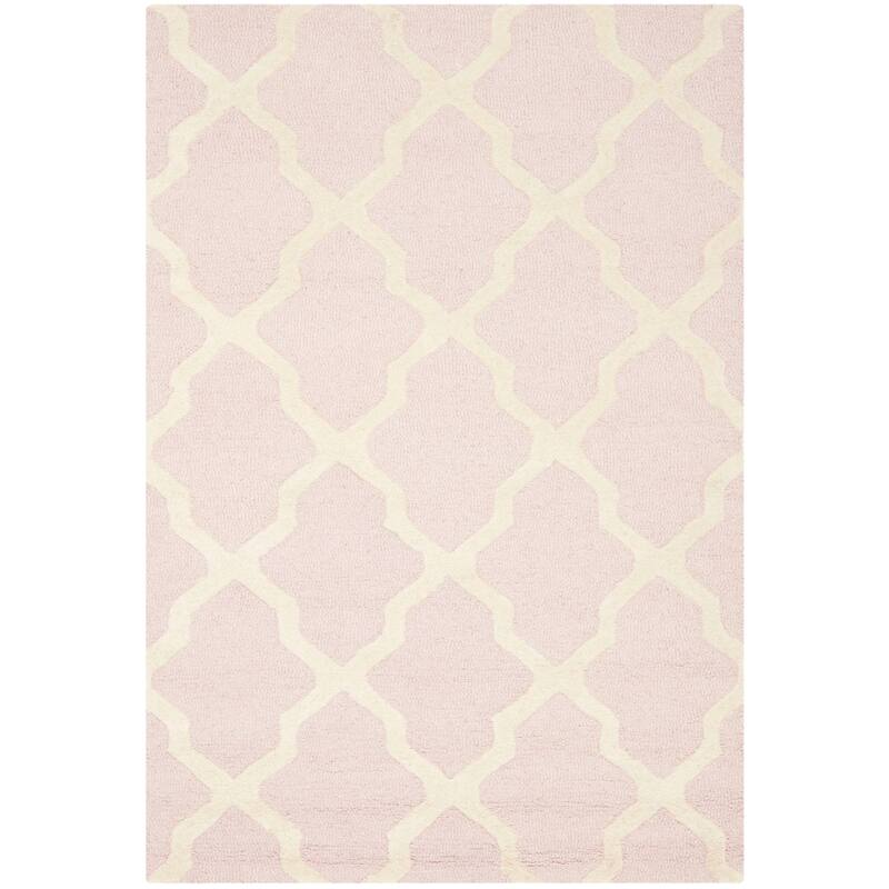 SAFAVIEH Handmade Cambridge Eirny Moroccan Trellis Wool Rug - 4' x 6' - Light Pink/Ivory