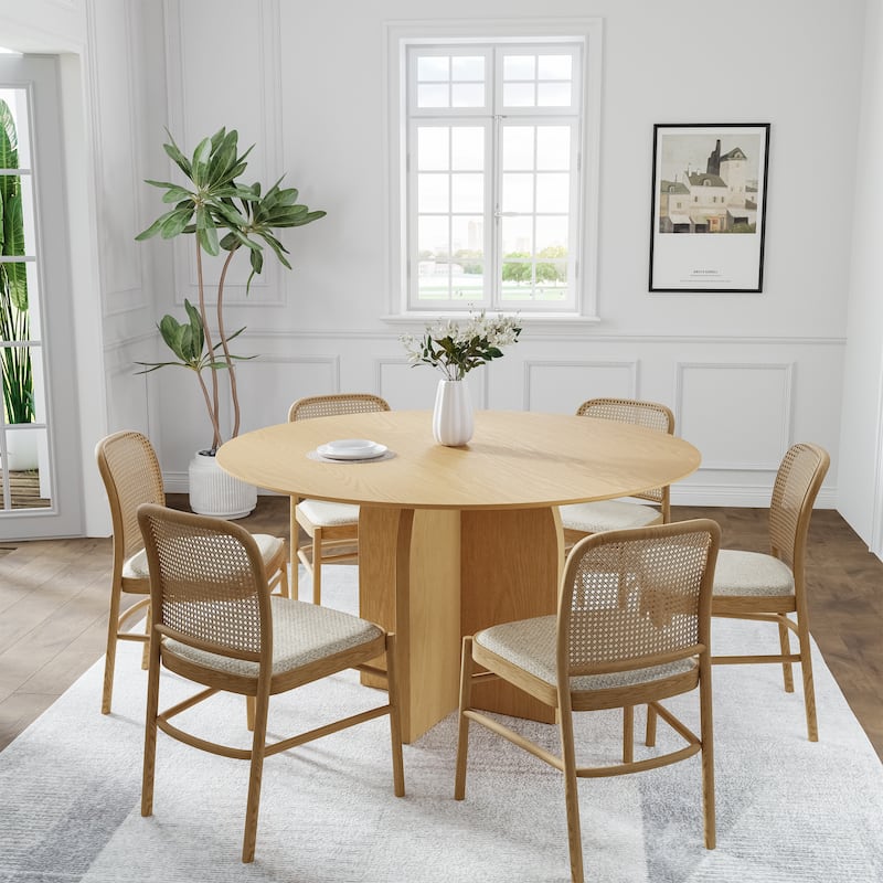 Solid Wood Round Dining Table for 4-8 People Nordic style
